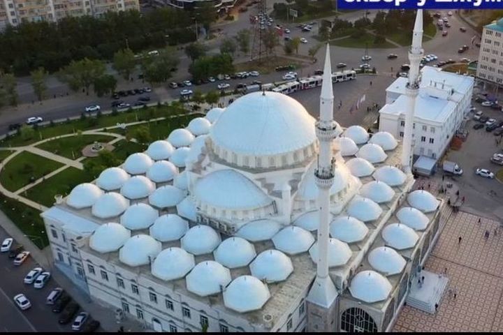Азан в джума мечети. Джума мечеть Дагестан Махачкала. Центральная мечеть Махачкала. Джума мечеть Хива.
